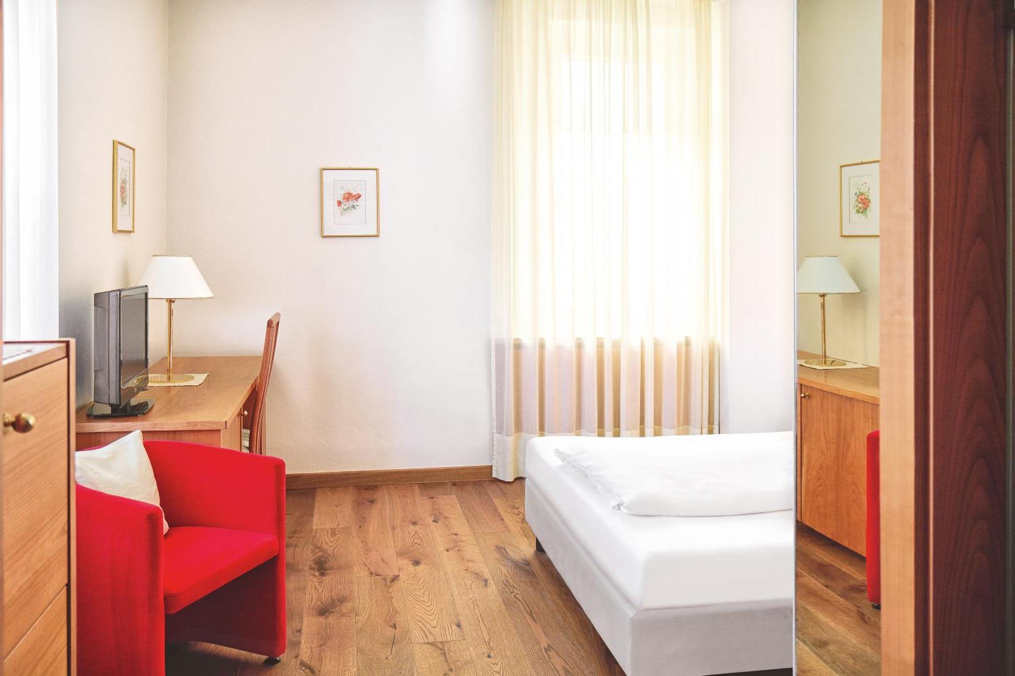 Hotel Sonnenhof Мерано Экстерьер фото