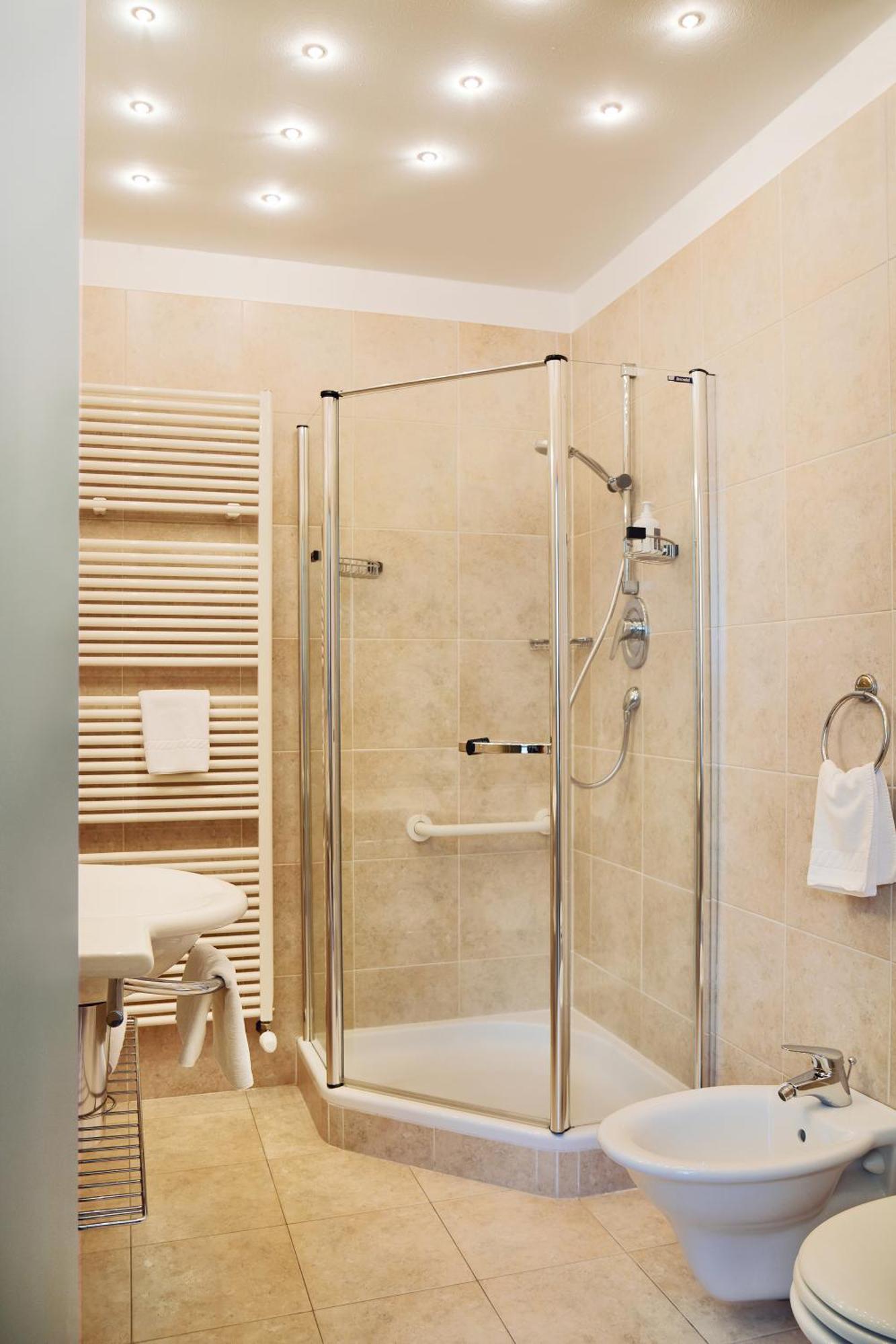 Hotel Sonnenhof Мерано Экстерьер фото